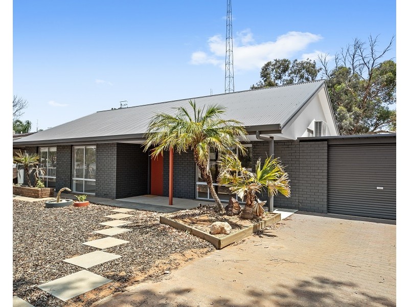 2 Burns Street, Waikerie SA 5330