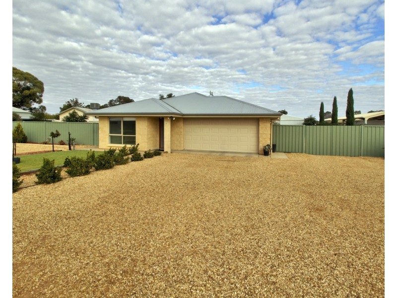 8 Wilson Parade, Lyrup SA 5343