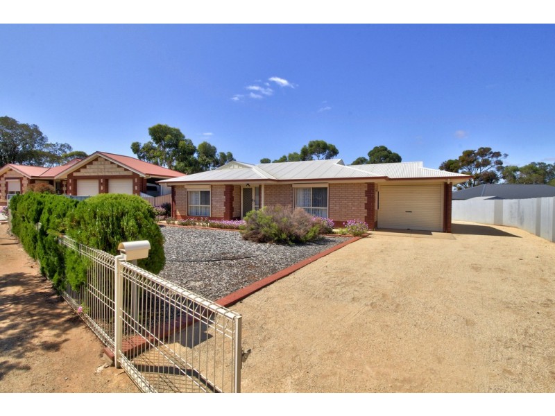 4 Tomlinson Court, Loxton SA 5333