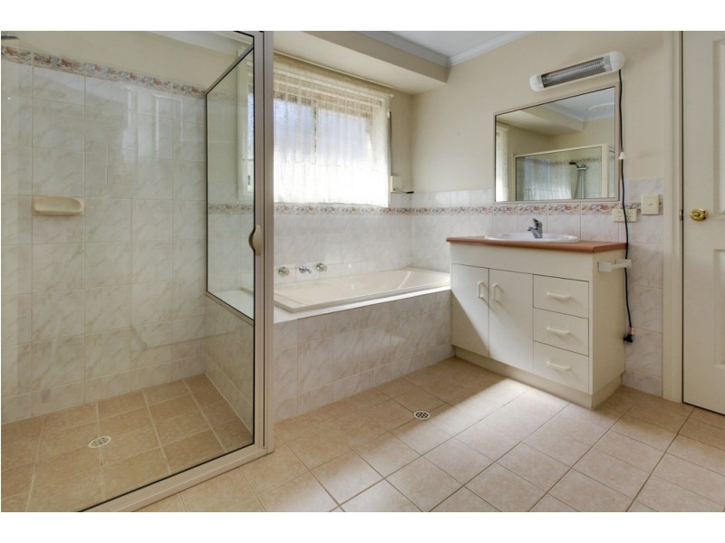 4 Tomlinson Court, Loxton SA 5333