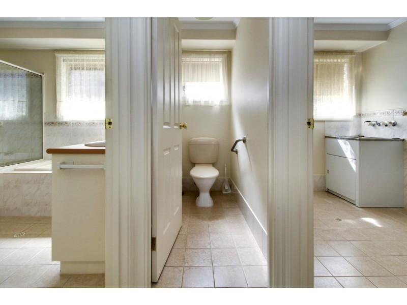 4 Tomlinson Court, Loxton SA 5333