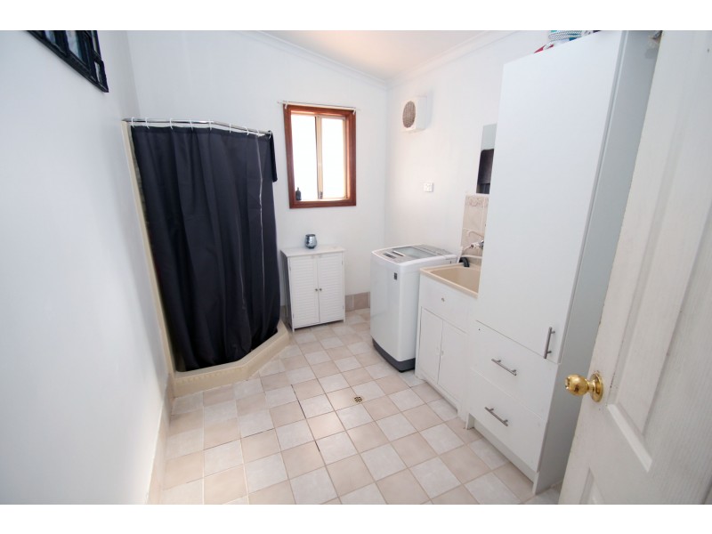 9 Downer Avenue, Lyrup SA 5343