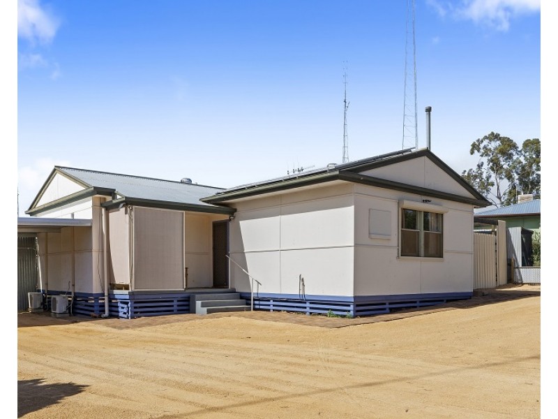 4 Nicol Crescent, Waikerie SA 5330