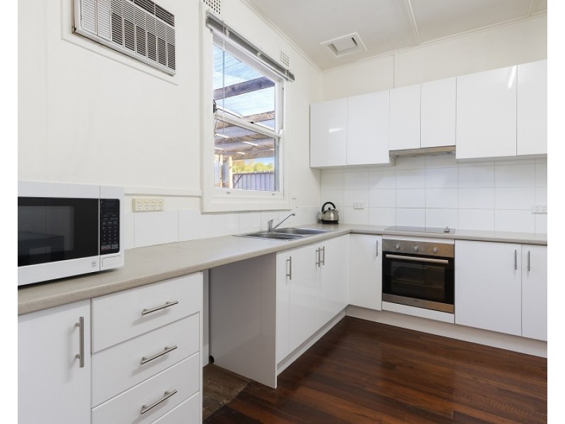 4 Nicol Crescent, Waikerie SA 5330