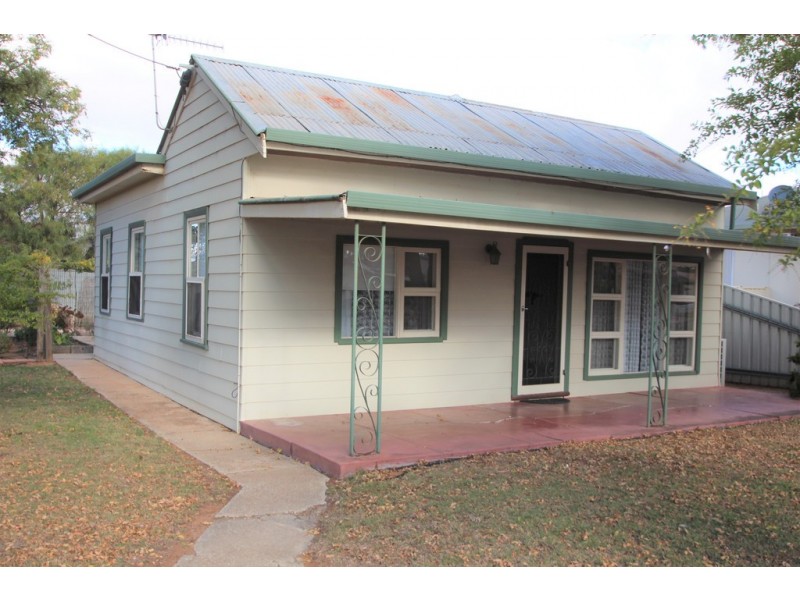 5 TOLARNO STREET, Renmark SA 5341