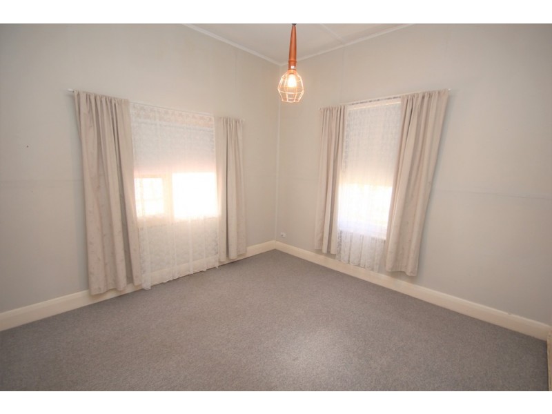 5 TOLARNO STREET, Renmark SA 5341