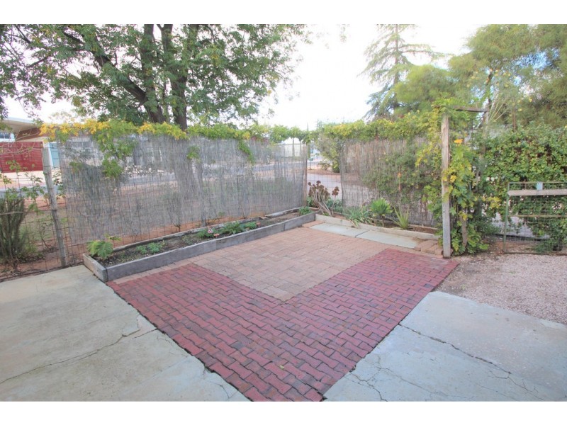 5 TOLARNO STREET, Renmark SA 5341