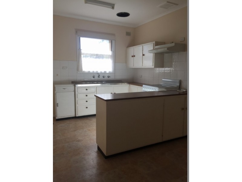 24 FARMER STREET, Barmera SA 5345