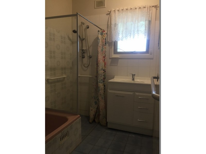 24 FARMER STREET, Barmera SA 5345