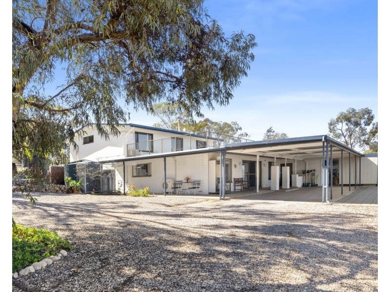21162 Sturt Highway, Paringa SA 5340
