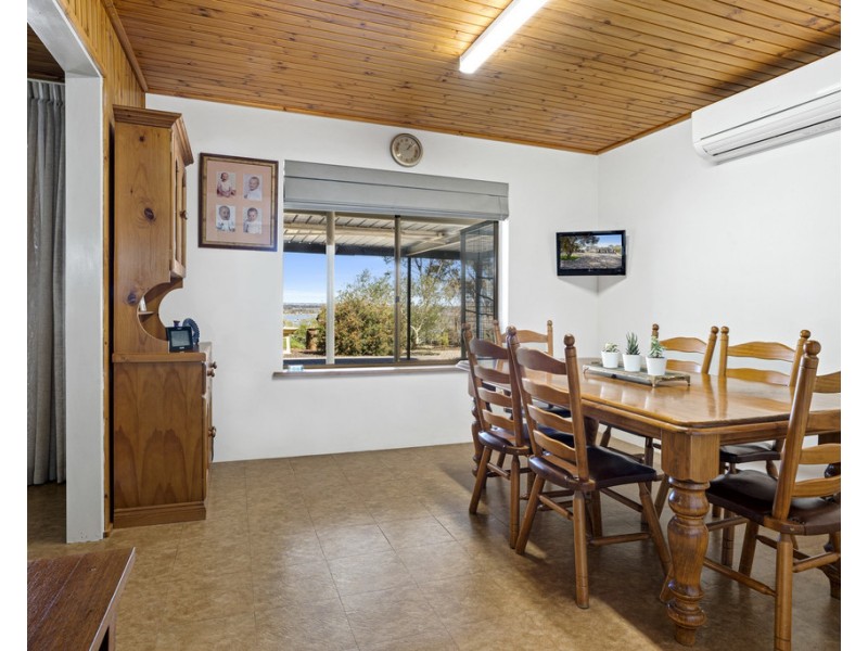 21162 Sturt Highway, Paringa SA 5340