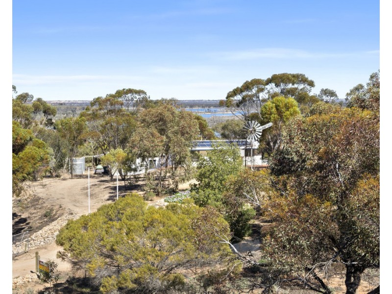 21162 Sturt Highway, Paringa SA 5340