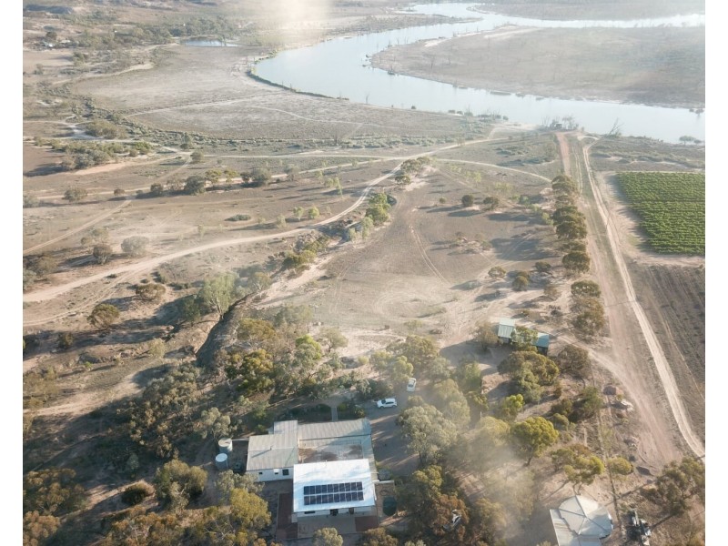 21162 Sturt Highway, Paringa SA 5340