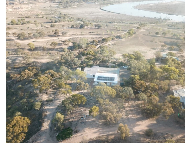 21162 Sturt Highway, Paringa SA 5340