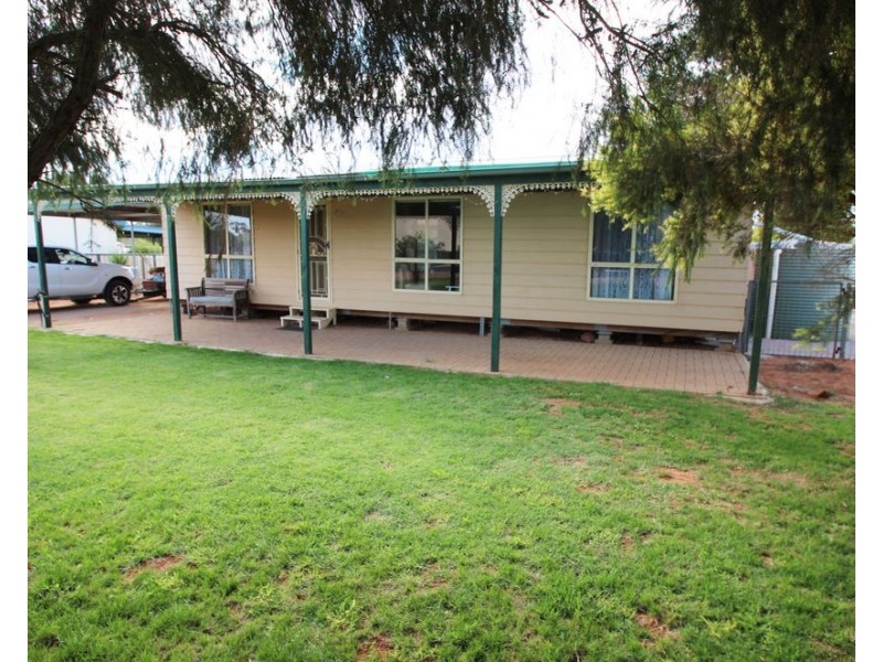 9 DOWNER AVENUE, Lyrup SA 5343