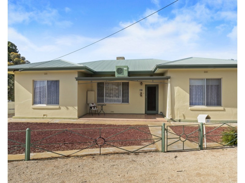 27 First Street, Loxton SA 5333