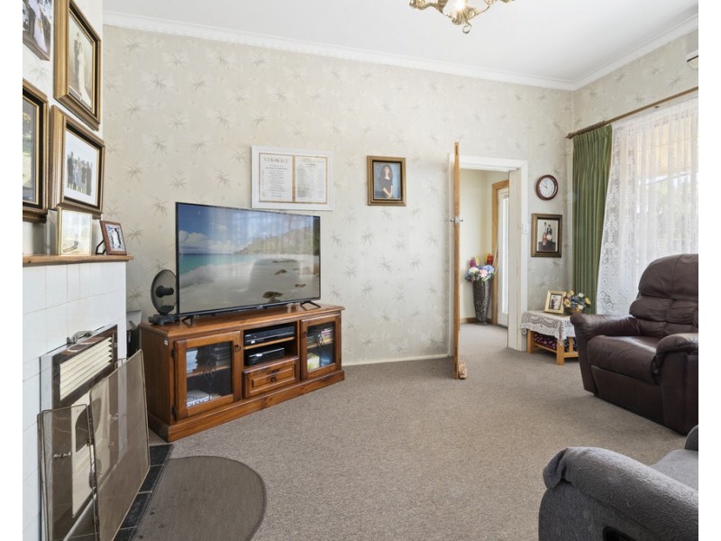 27 First Street, Loxton SA 5333