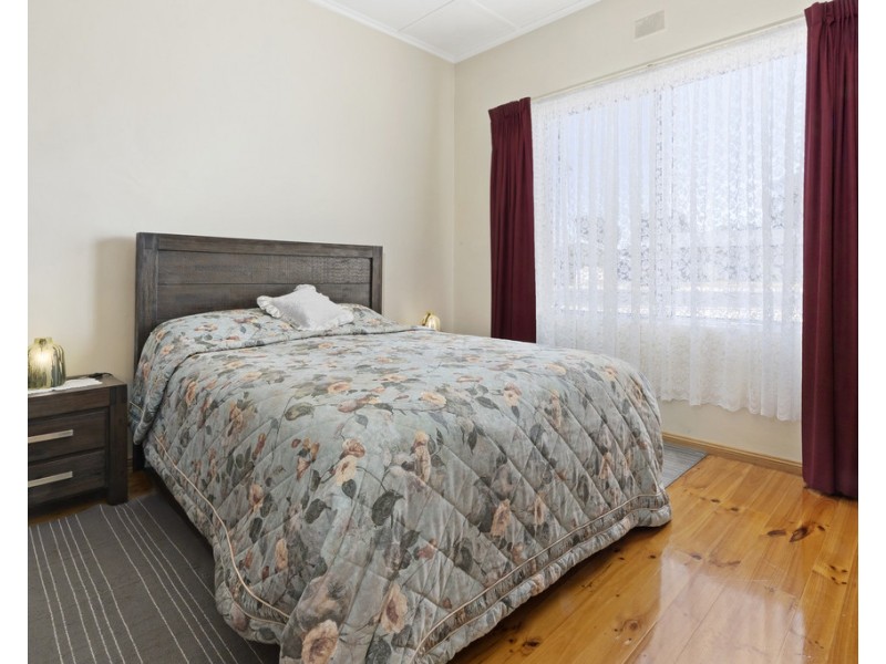 27 First Street, Loxton SA 5333