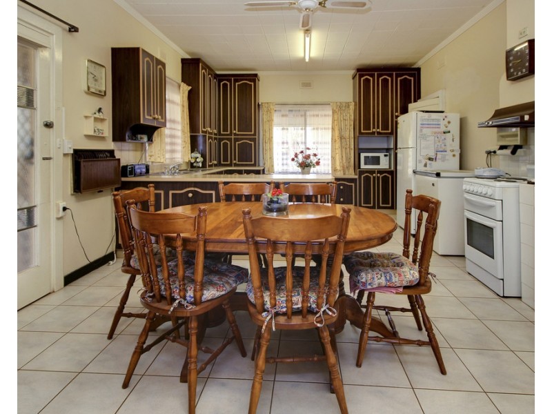 77 Casson Avenue, Loxton SA 5333