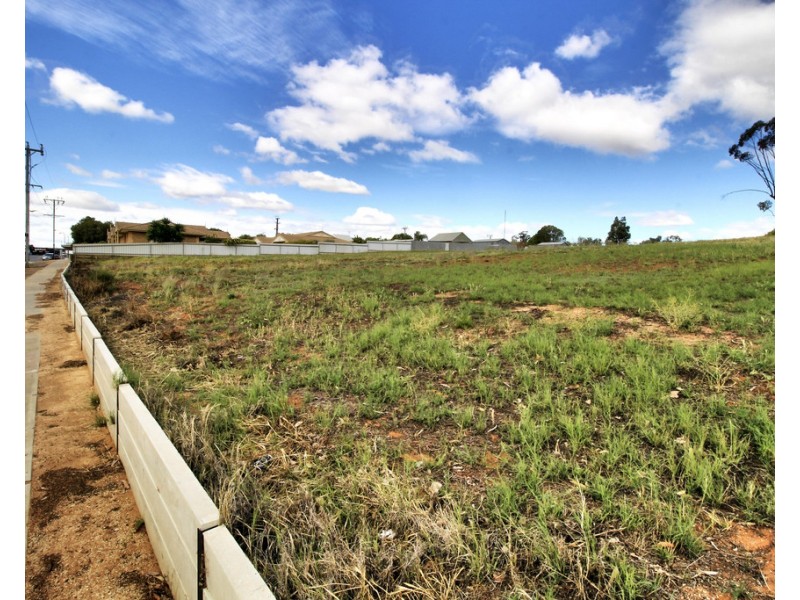 1, 2, 3 and 4 Drabsch Street, Loxton SA 5333