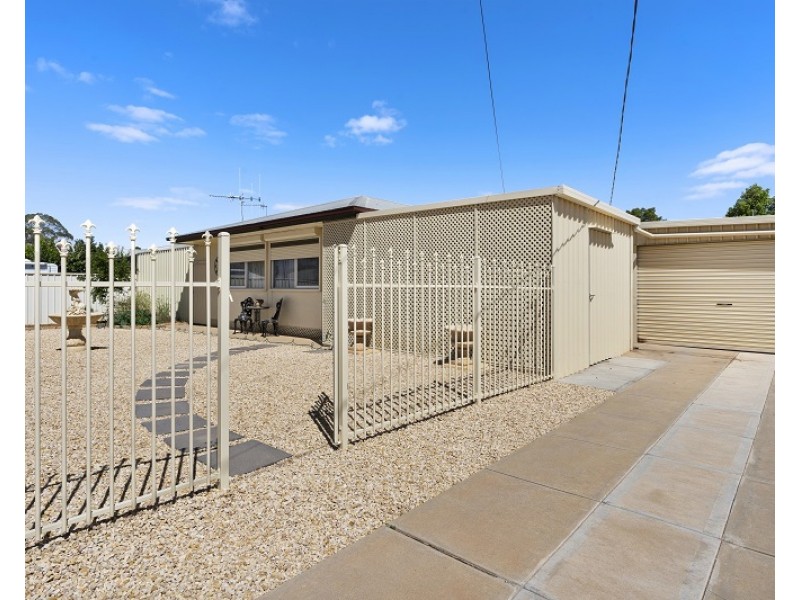 13 Collins Street, Barmera SA 5345