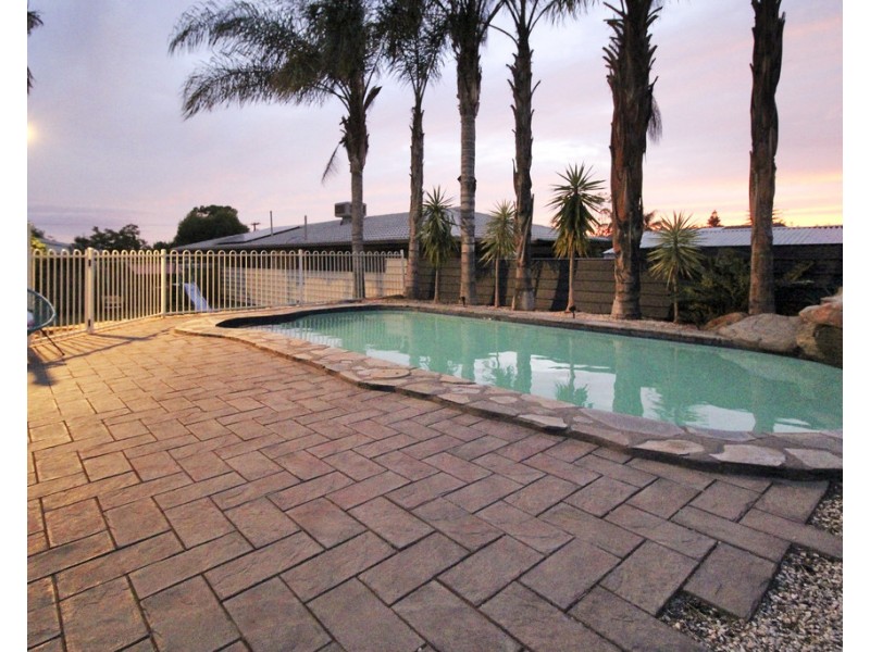 30 Third Street, Loxton SA 5333