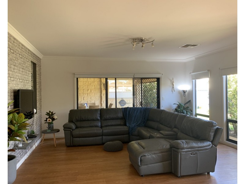 15 Keith Payne Court, Loxton SA 5333