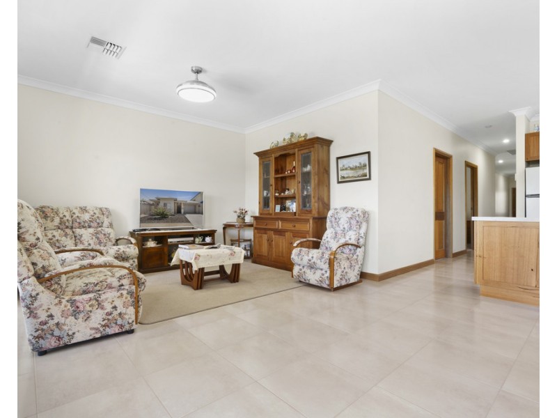 14 Thirteenth Street, Renmark SA 5341