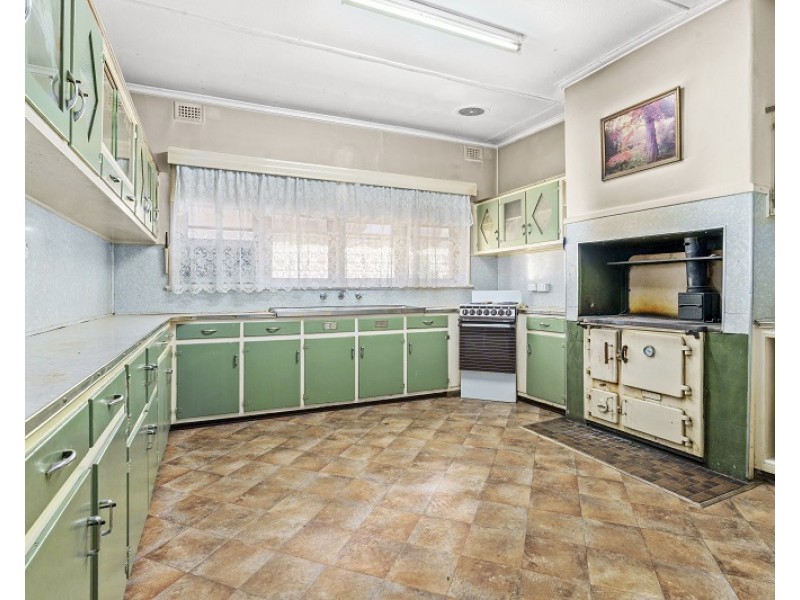 4 Woodhouse Crescent, Glossop SA 5344