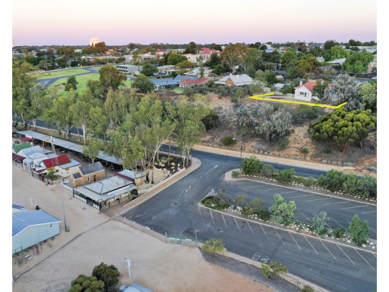12 PFLAUM TERRACE, Loxton SA 5333