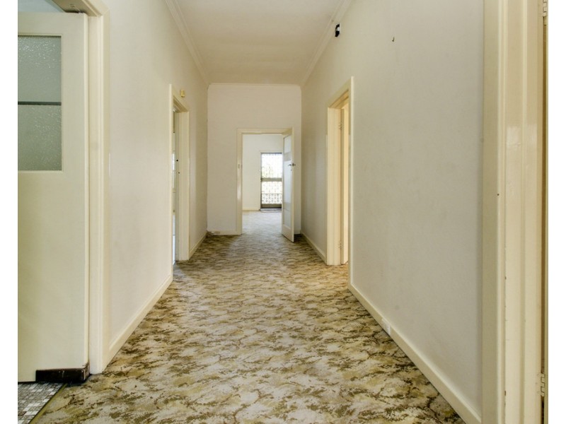 12 PFLAUM TERRACE, Loxton SA 5333