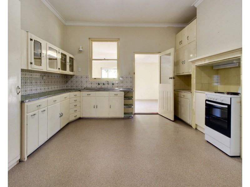 12 PFLAUM TERRACE, Loxton SA 5333