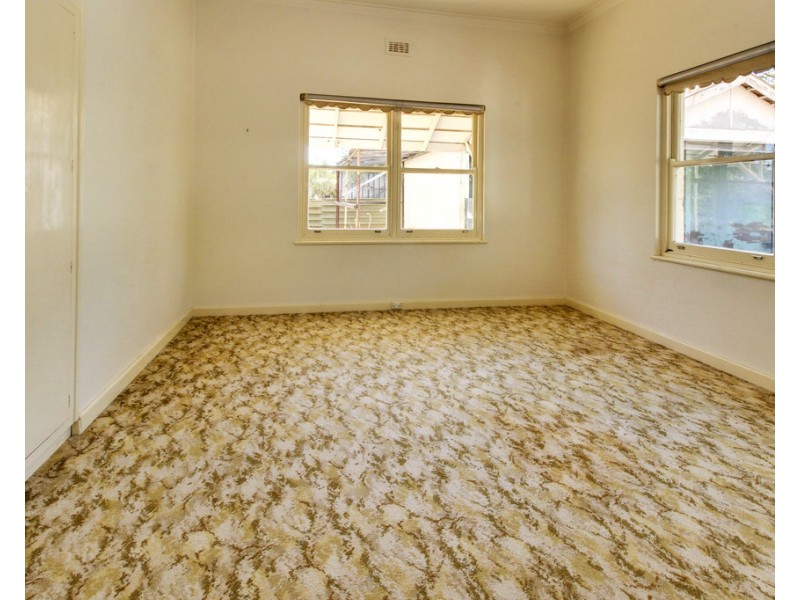 12 PFLAUM TERRACE, Loxton SA 5333