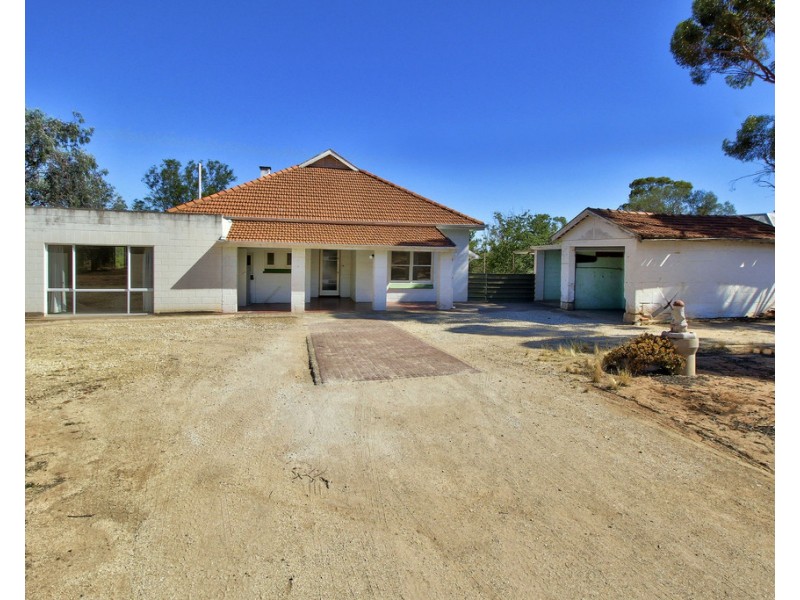 12 PFLAUM TERRACE, Loxton SA 5333