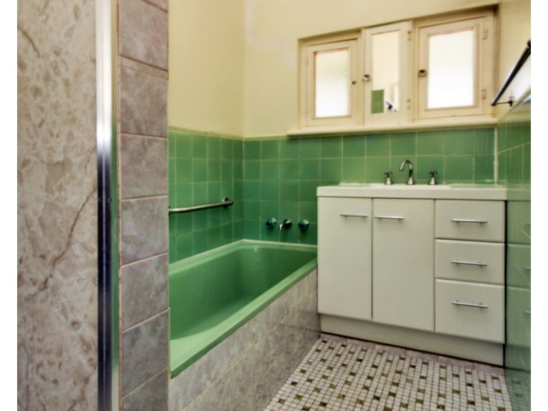 12 PFLAUM TERRACE, Loxton SA 5333