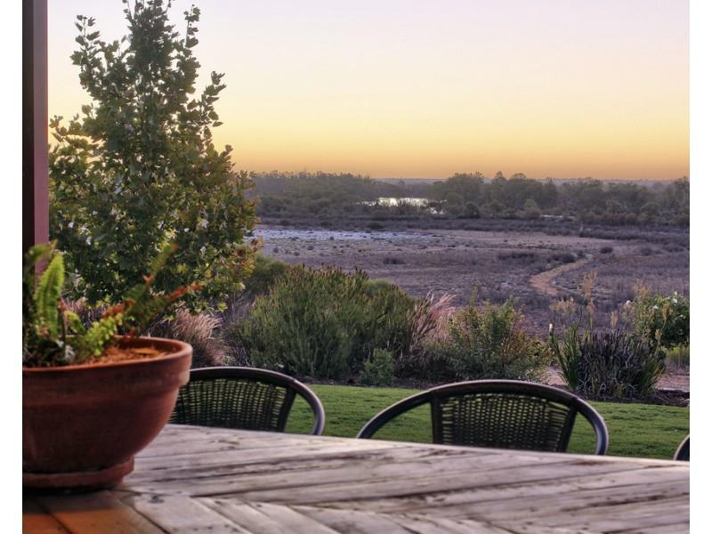 52 WHEATLEY ROAD, Loxton SA 5333