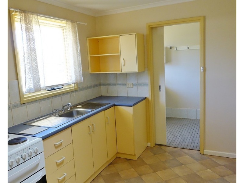 18 Bahnisch Avenue, Berri SA 5343