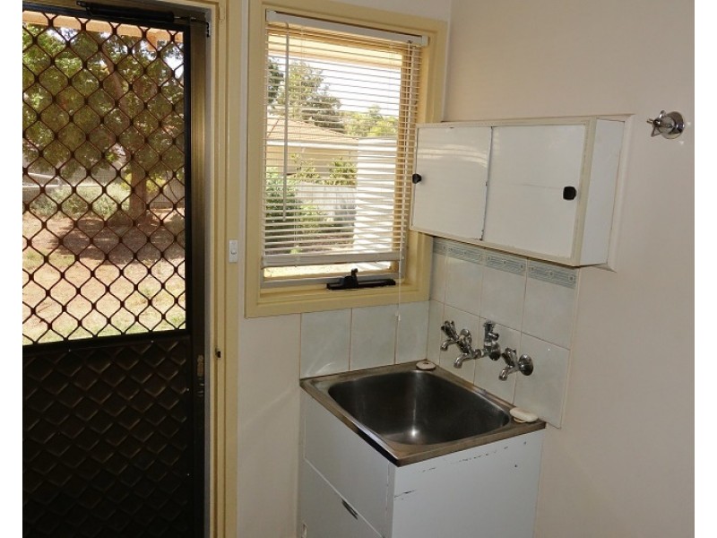 18 Bahnisch Avenue, Berri SA 5343