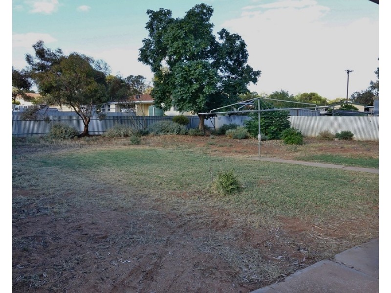 18 Bahnisch Avenue, Berri SA 5343