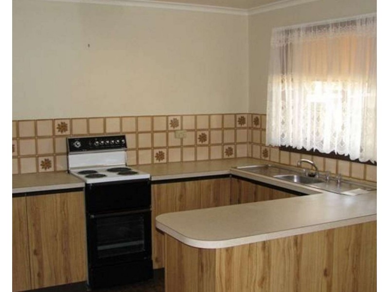 2/6 MALAGA TERRACE, Berri SA 5343