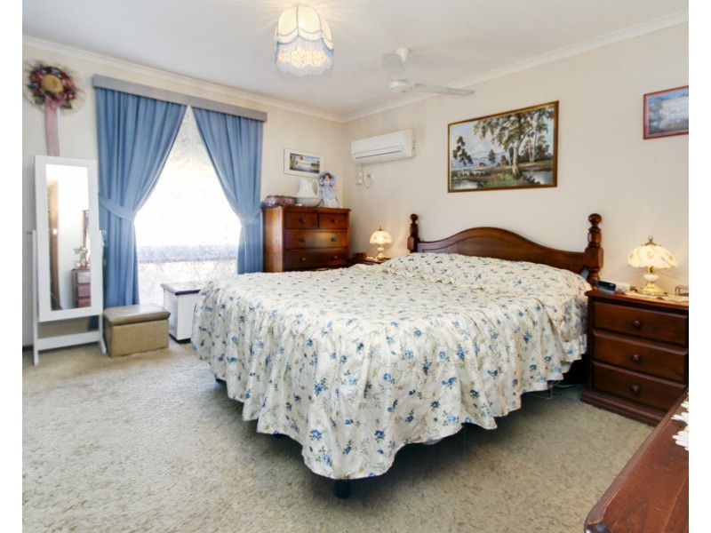 17 WESTBROOK AVENUE, Loxton SA 5333