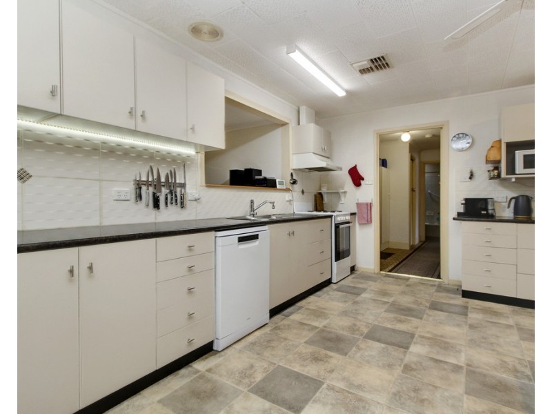 18 TRAEGER STREET, Loxton SA 5333