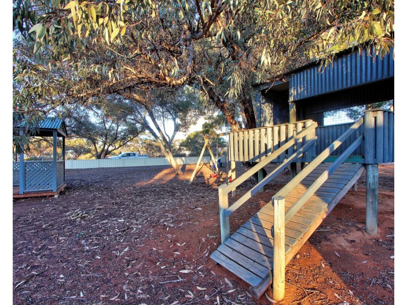 32 Railway Terrace, Wunkar SA 5311