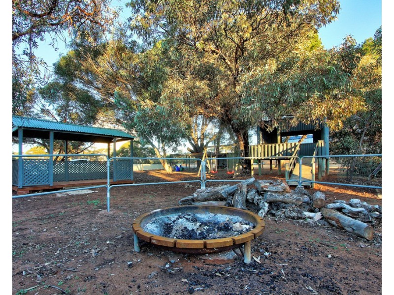 32 Railway Terrace, Wunkar SA 5311