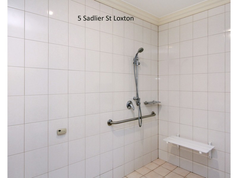 8 McMillan Street and 5 Sadlier Street, Loxton SA 5333