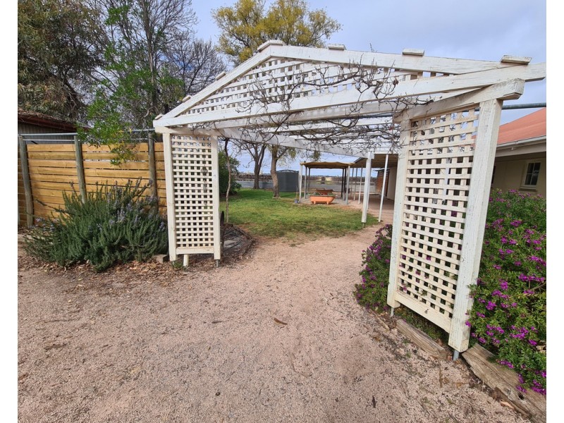 104 Paroo St, Renmark North SA 5341