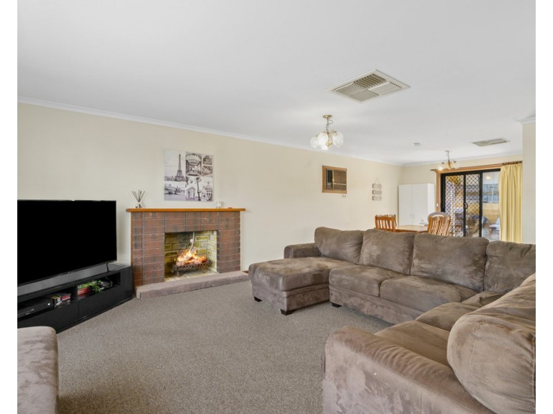 1 DOROTHY AVENUE, Paringa SA 5340