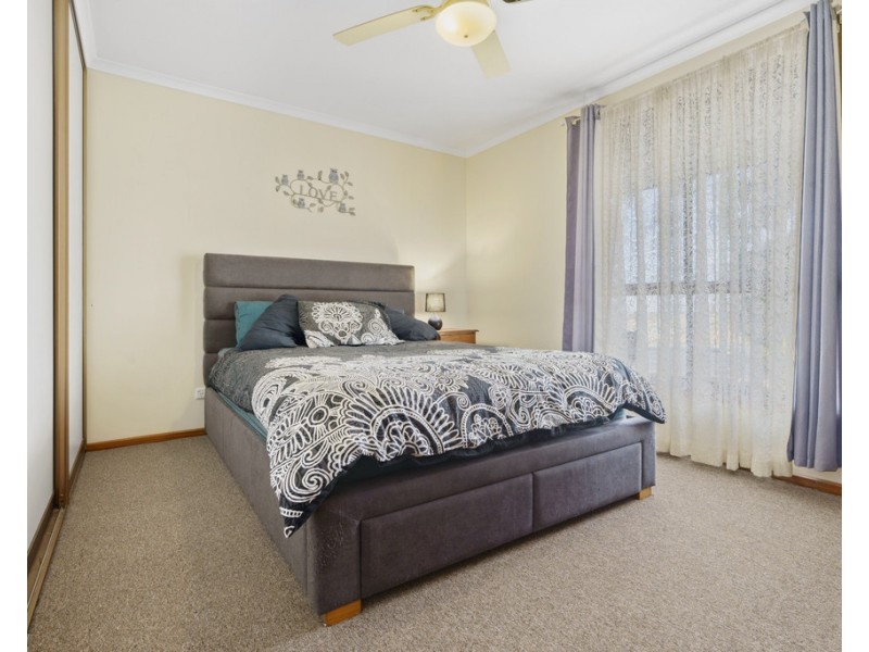 1 DOROTHY AVENUE, Paringa SA 5340