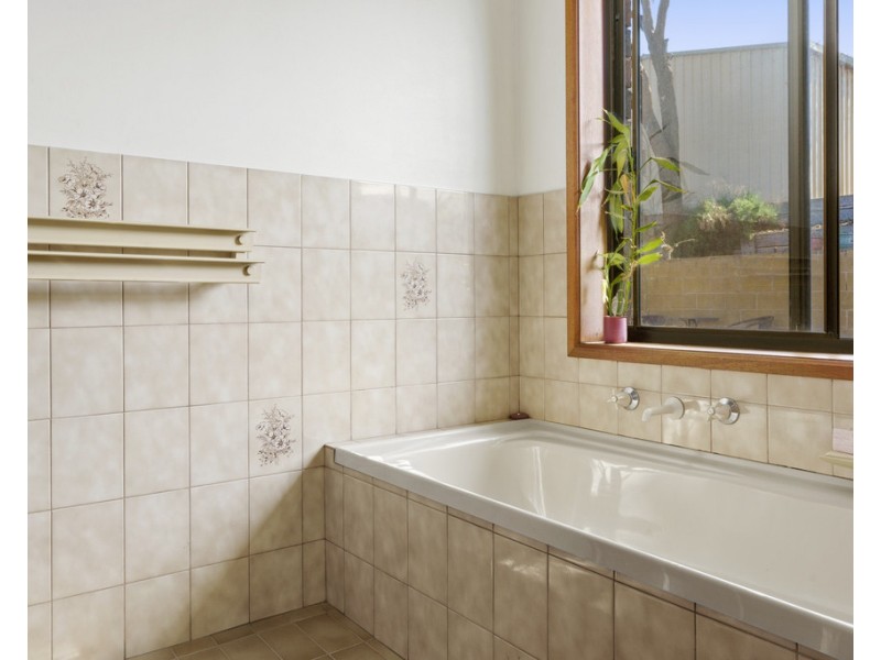 1 DOROTHY AVENUE, Paringa SA 5340