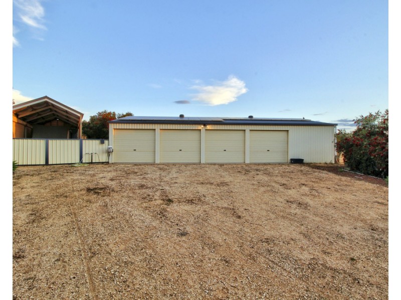 13 EBERT COURT, Loxton SA 5333